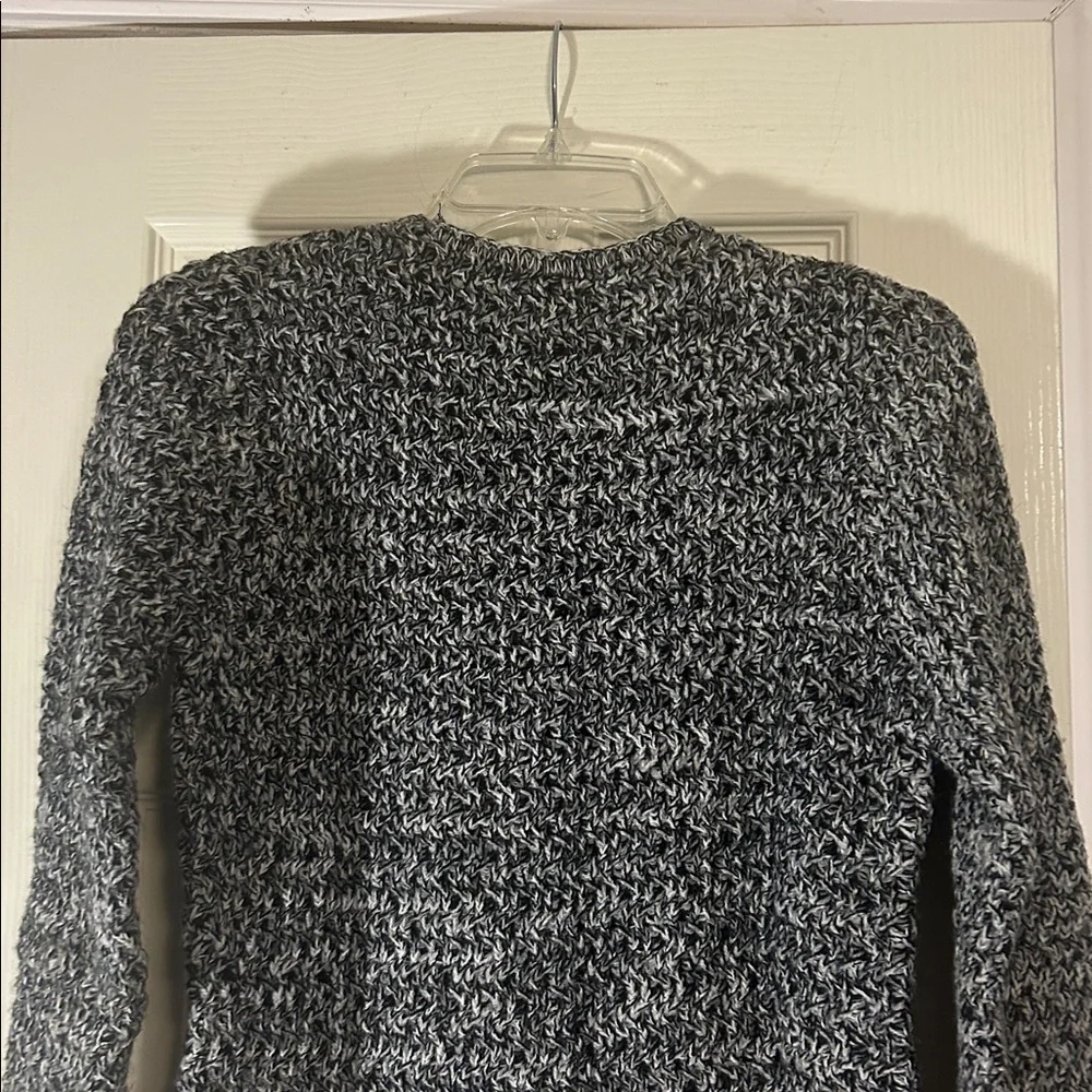 🦄2/$9🦄 Sydney Gould back white knit sweater vintage